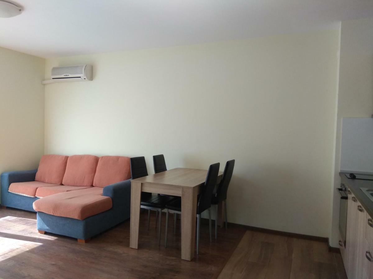 Private Apartment In Faith - Равда Екстер'єр фото